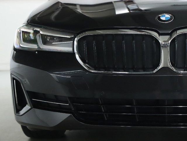 Certified 2023 BMW 530i xDrive w/ Premium Package AWD/4WD image 7