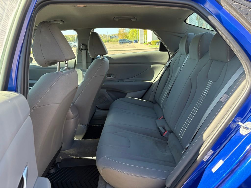 Used 2024 Hyundai Elantra SEL FWD image 11