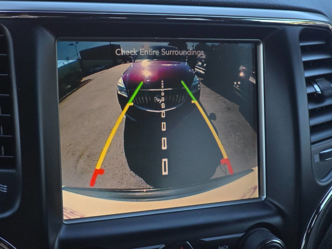 Used 2017 Jeep Grand Cherokee Altitude image 4