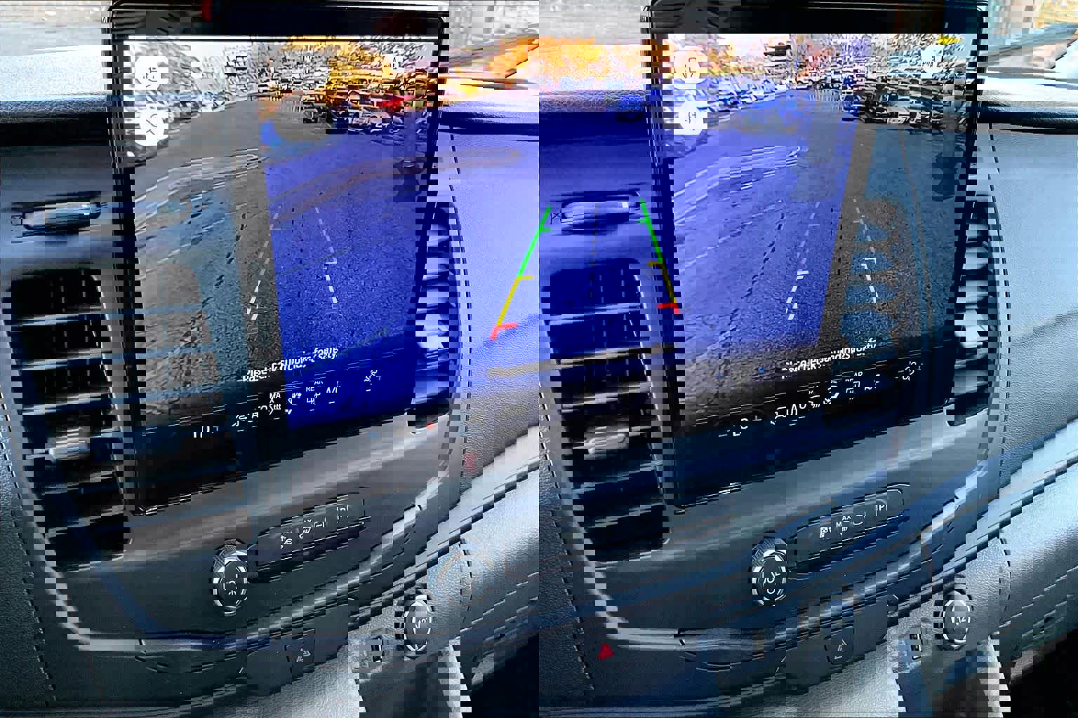 Used 2022 Ford E-Transit Medium Roof image 26