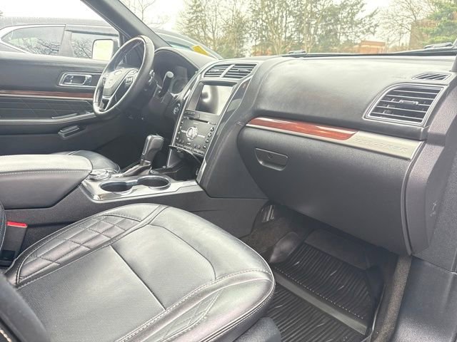 Used 2018 Ford Explorer Platinum AWD/4WD image 35