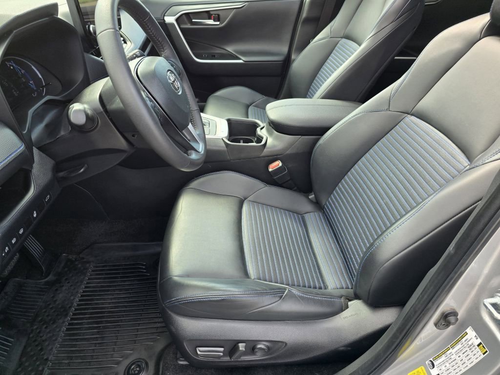 Used 2024 Toyota RAV4 XSE w/ Weather Package image 32