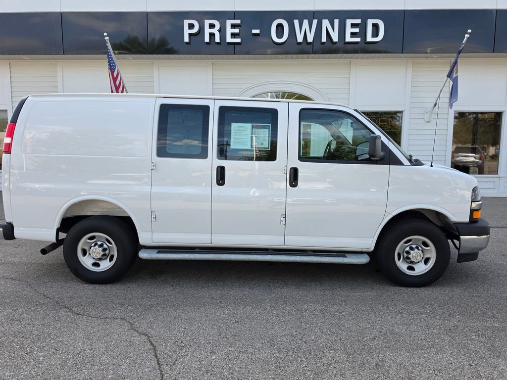 Certified 2025 Chevrolet Express 2500 w/ Driver Convenience Package RWD image 4