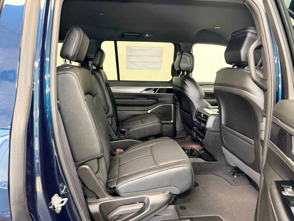 New 2026 Jeep Grand Wagoneer Limited AWD/4WD image 11