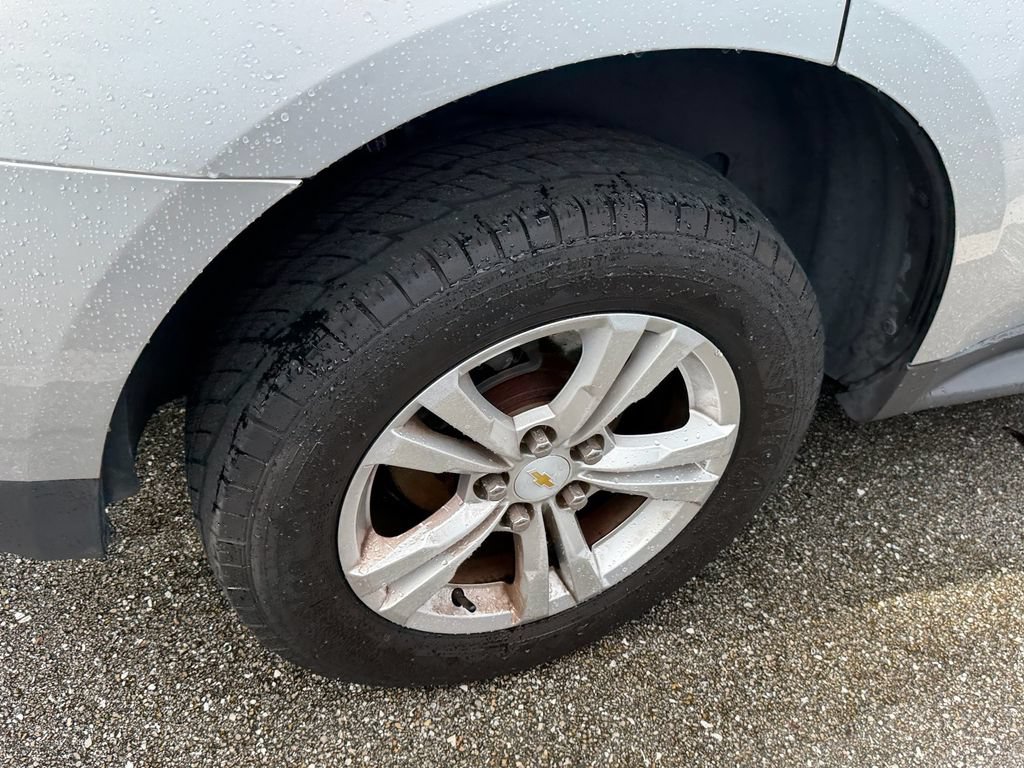 Used 2015 Chevrolet Equinox LS FWD image 13