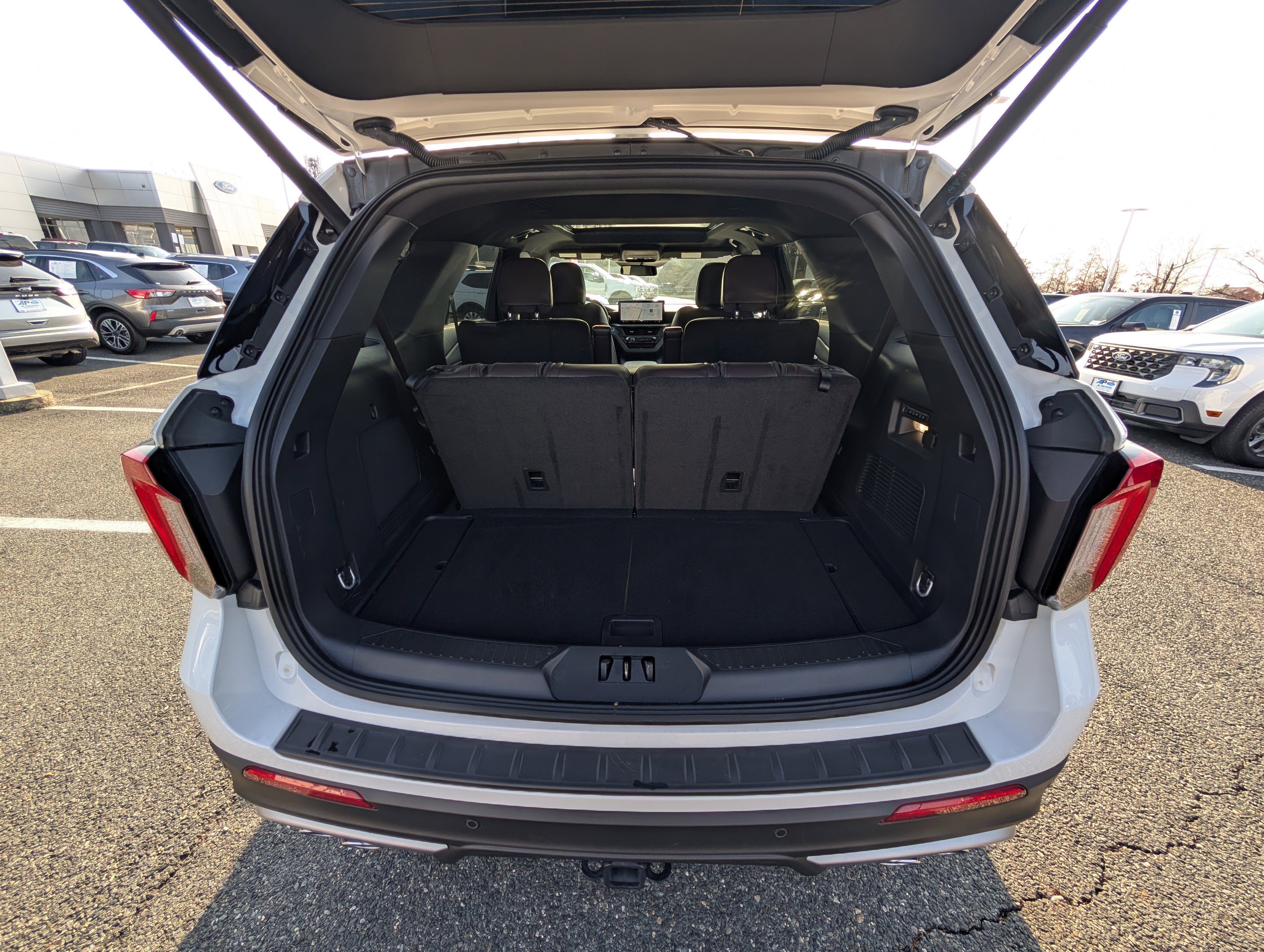 Used 2025 Ford Explorer Platinum w/ Ultimate Package image 13