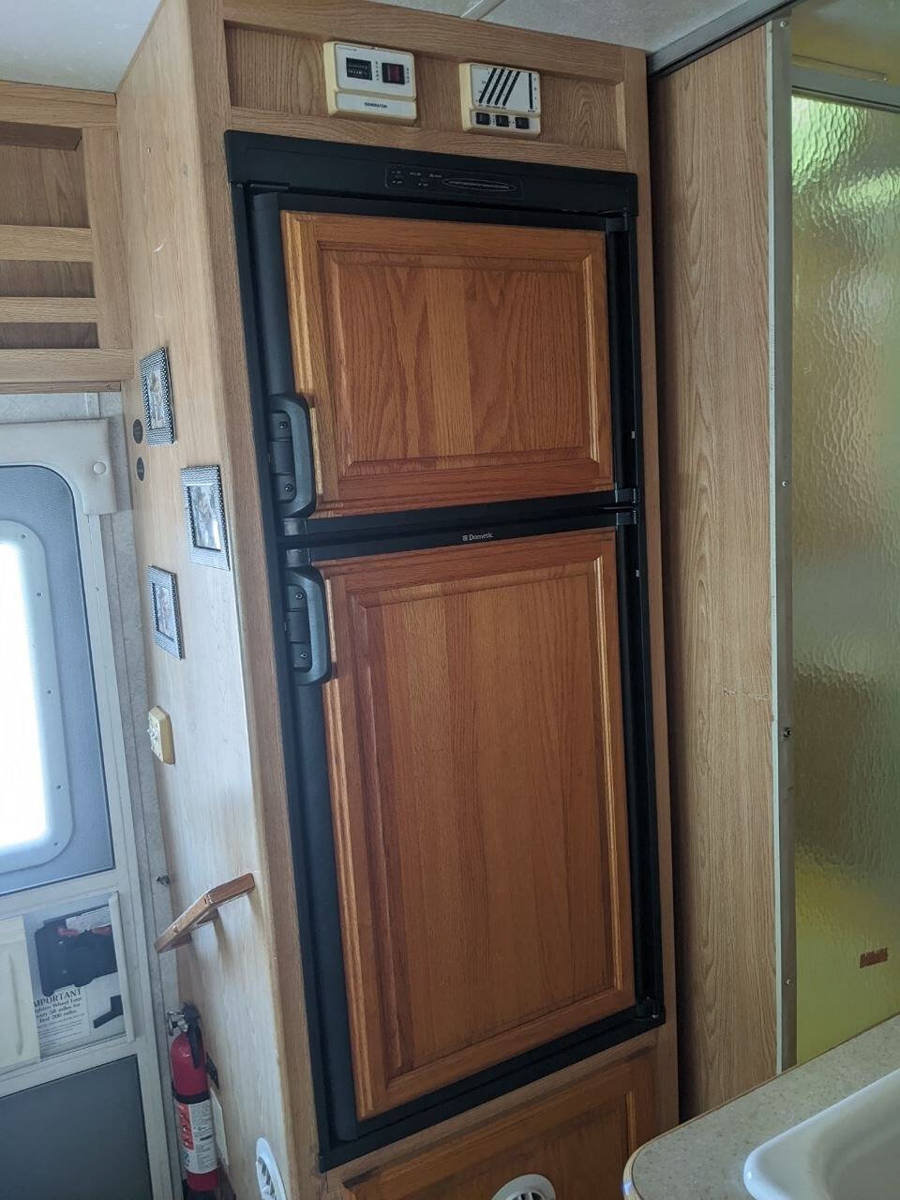 Used 2002 Ford E-450 and Econoline 450 RWD image 19