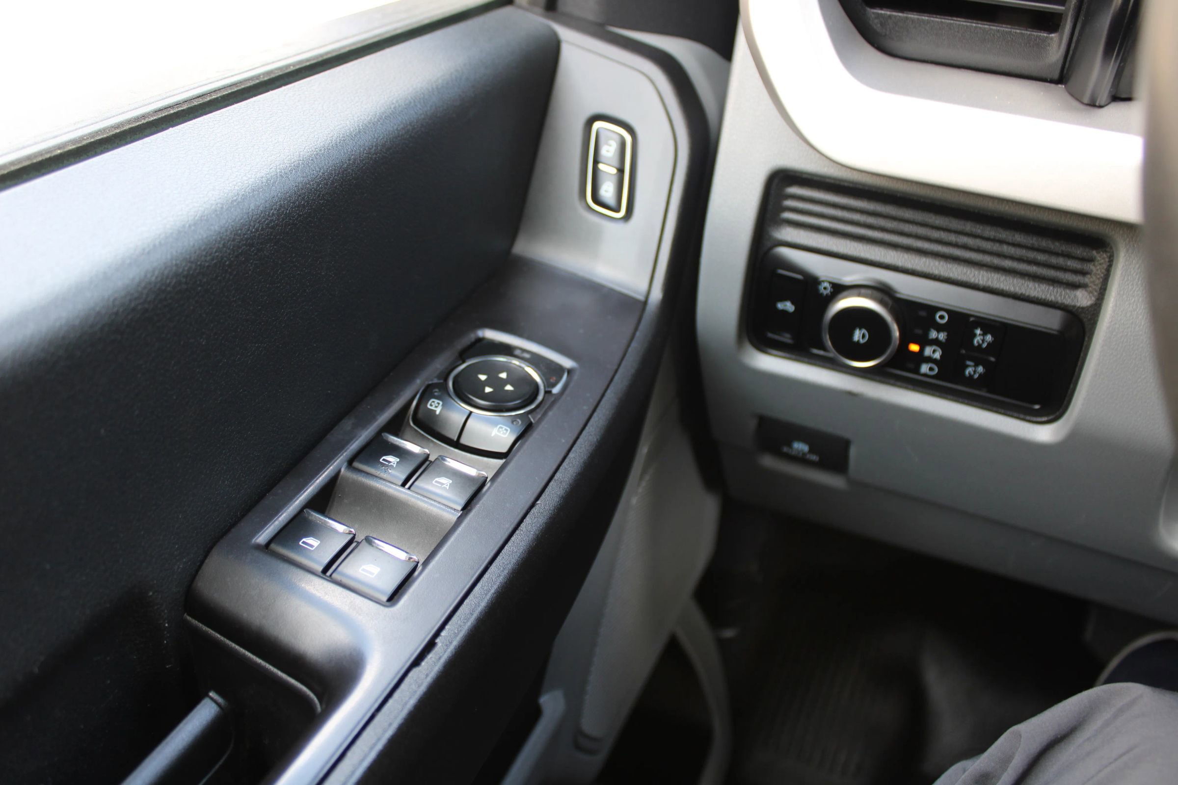 Used 2023 Ford F350 XL w/ XL Chrome Package image 20