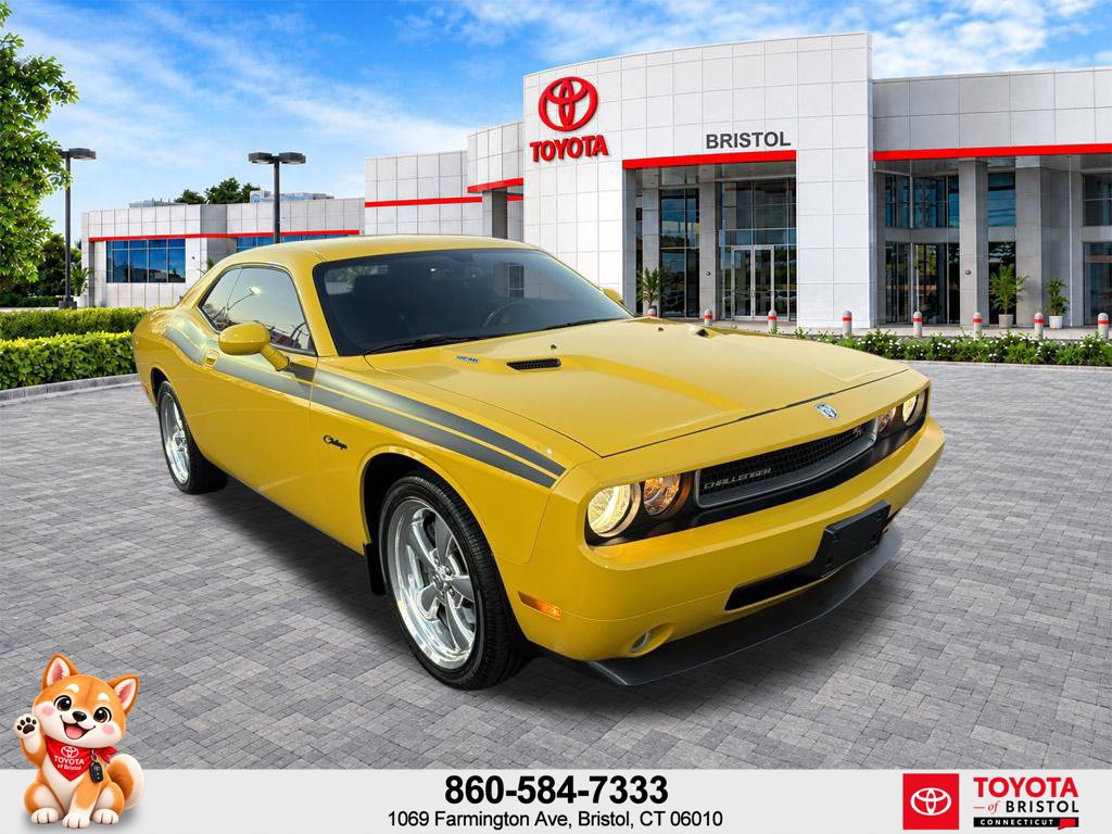 Used 2010 Dodge Challenger R/T RWD image 1