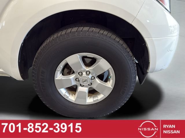 Used 2013 Nissan Frontier SV AWD/4WD image 9