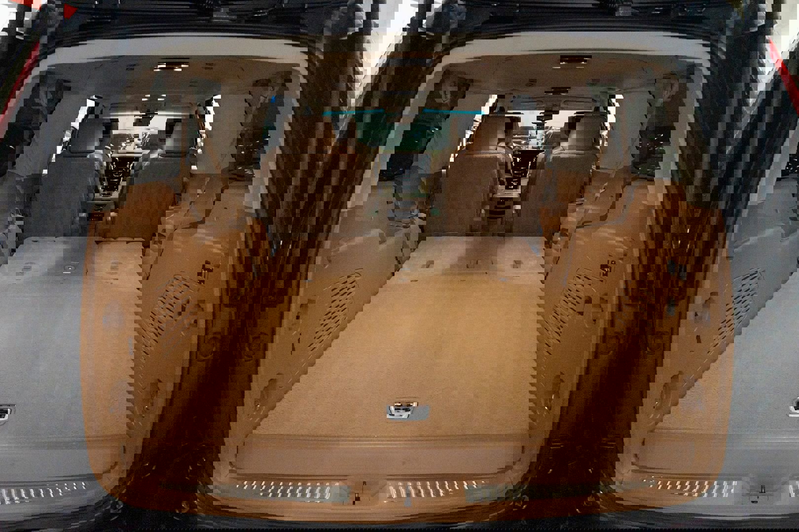 Used 2016 Cadillac Escalade ESV Platinum image 38