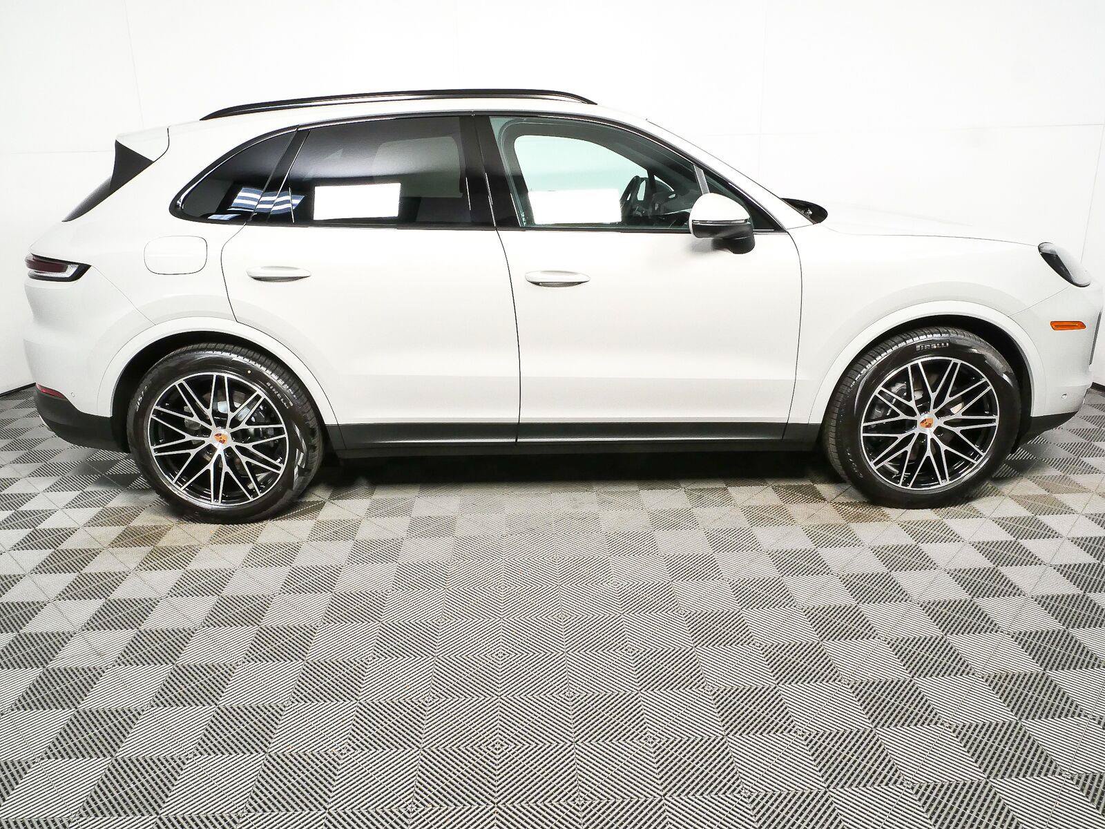 New 2026 Porsche Cayenne AWD/4WD image 28