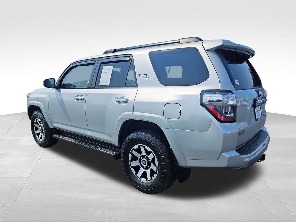Used 2019 Toyota 4Runner TRD Off-Road AWD/4WD image 3