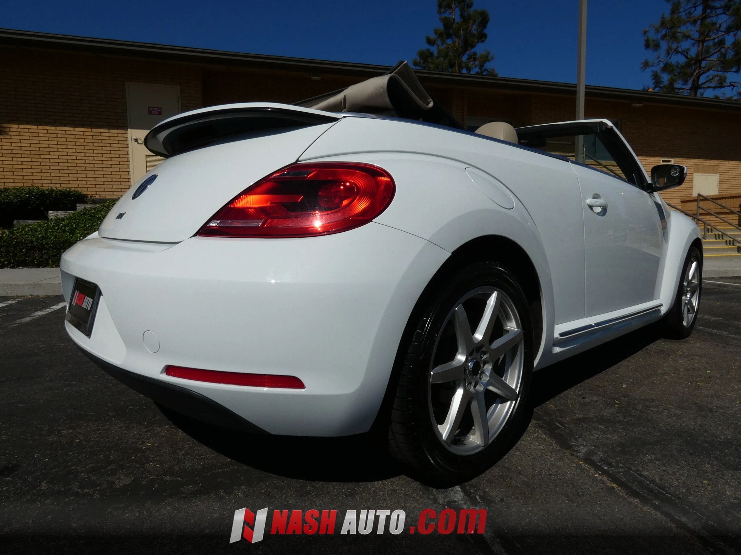 Used 2014 Volkswagen Beetle TDI FWD image 9