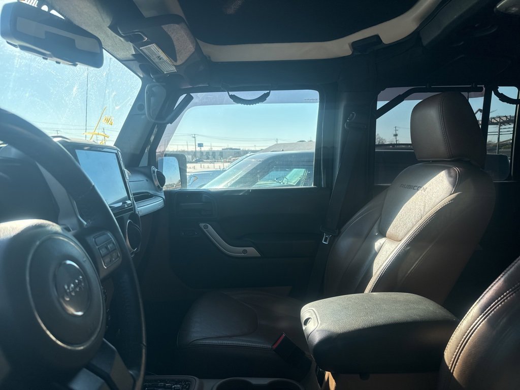 Used 2016 Jeep Wrangler Unlimited Rubicon w/ Dual Top Group image 15