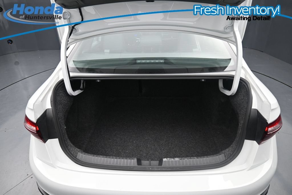 Used 2025 Volkswagen Jetta Sport FWD image 12