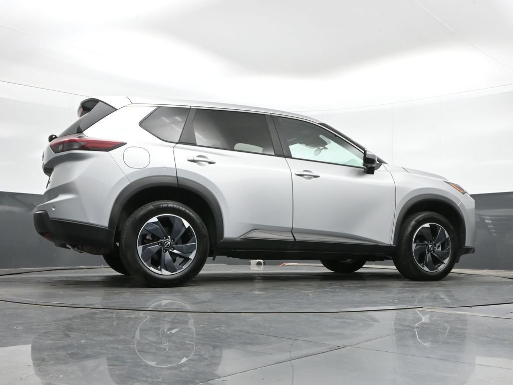 Used 2025 Nissan Rogue SV AWD/4WD image 42
