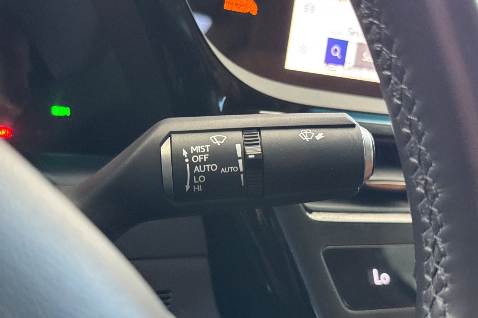 Certified 2025 Lexus ES 300h w/ Premium Package FWD image 32