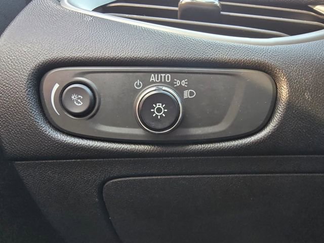 Used 2023 Chevrolet Malibu LT FWD image 11