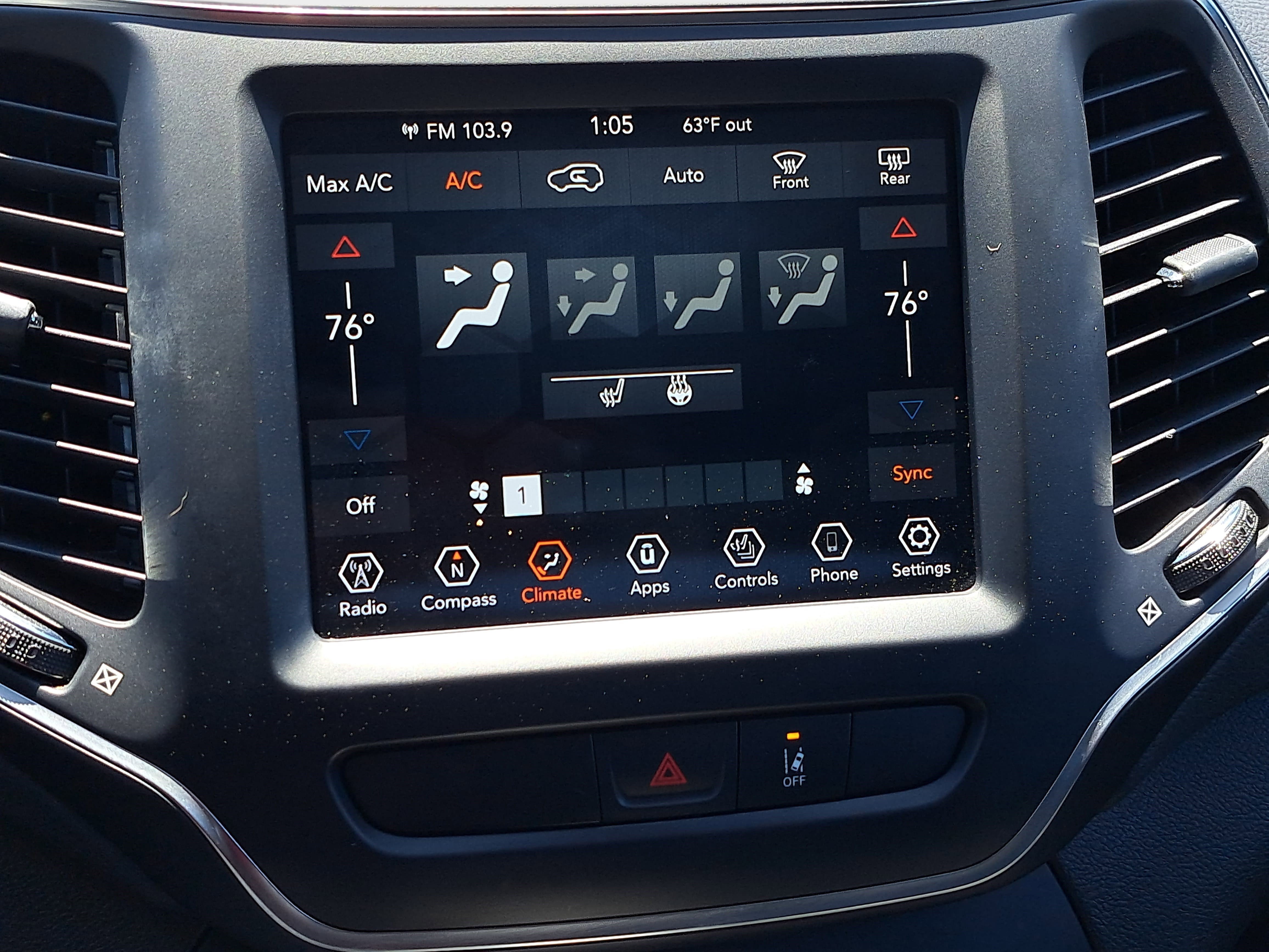Used 2022 Jeep Cherokee Latitude Lux w/ Sun & Sound Group FWD image 22