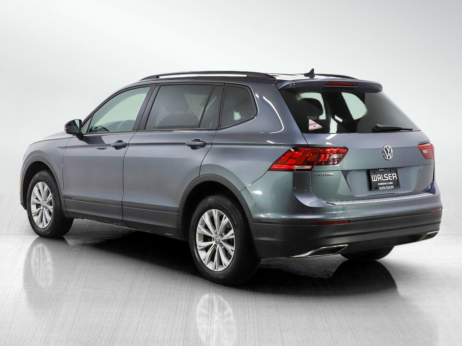 Used 2020 Volkswagen Tiguan S image 3