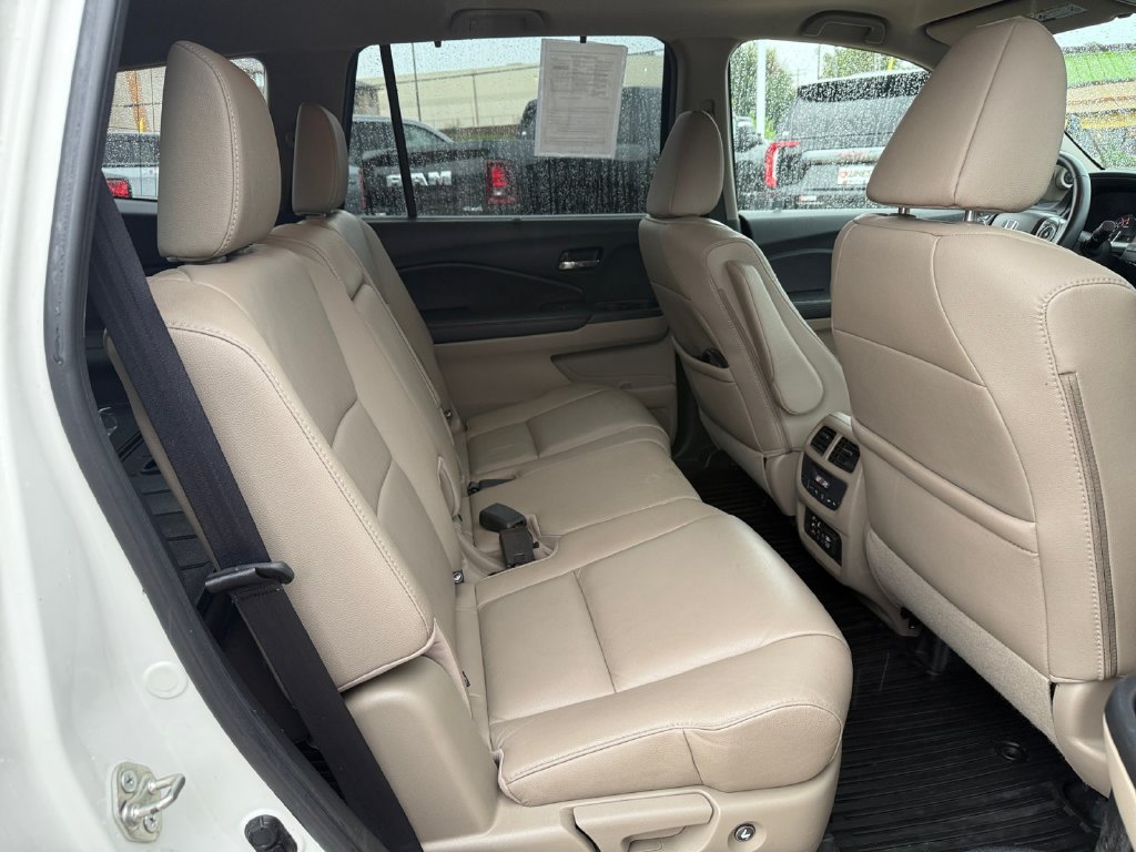 Used 2016 Honda Pilot Touring image 27