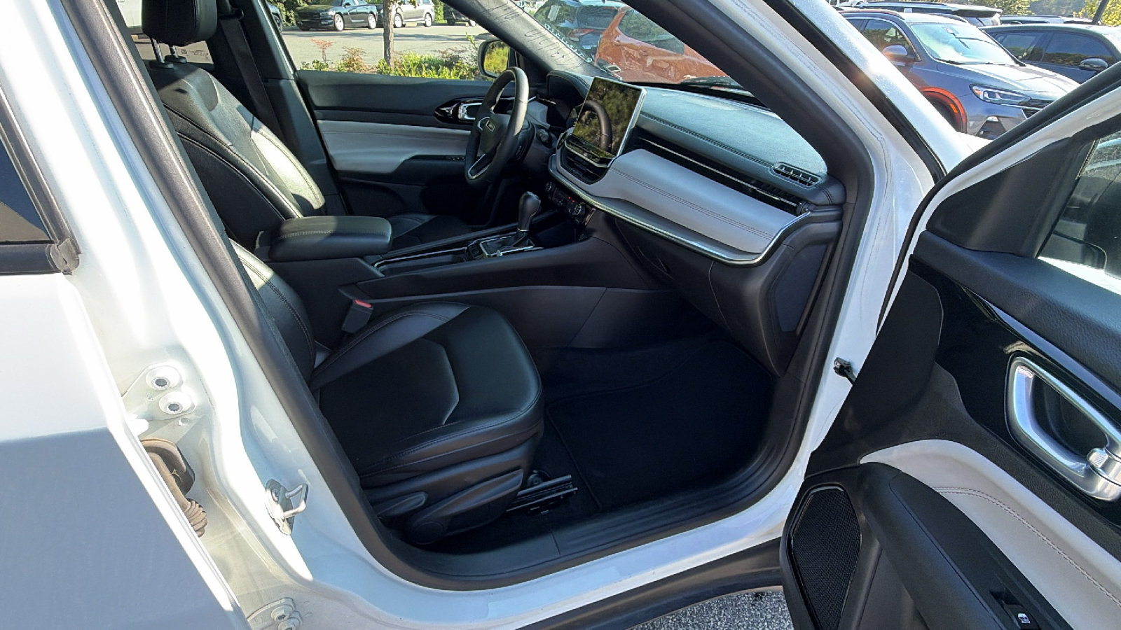 Used 2024 Jeep Compass Limited AWD/4WD image 19