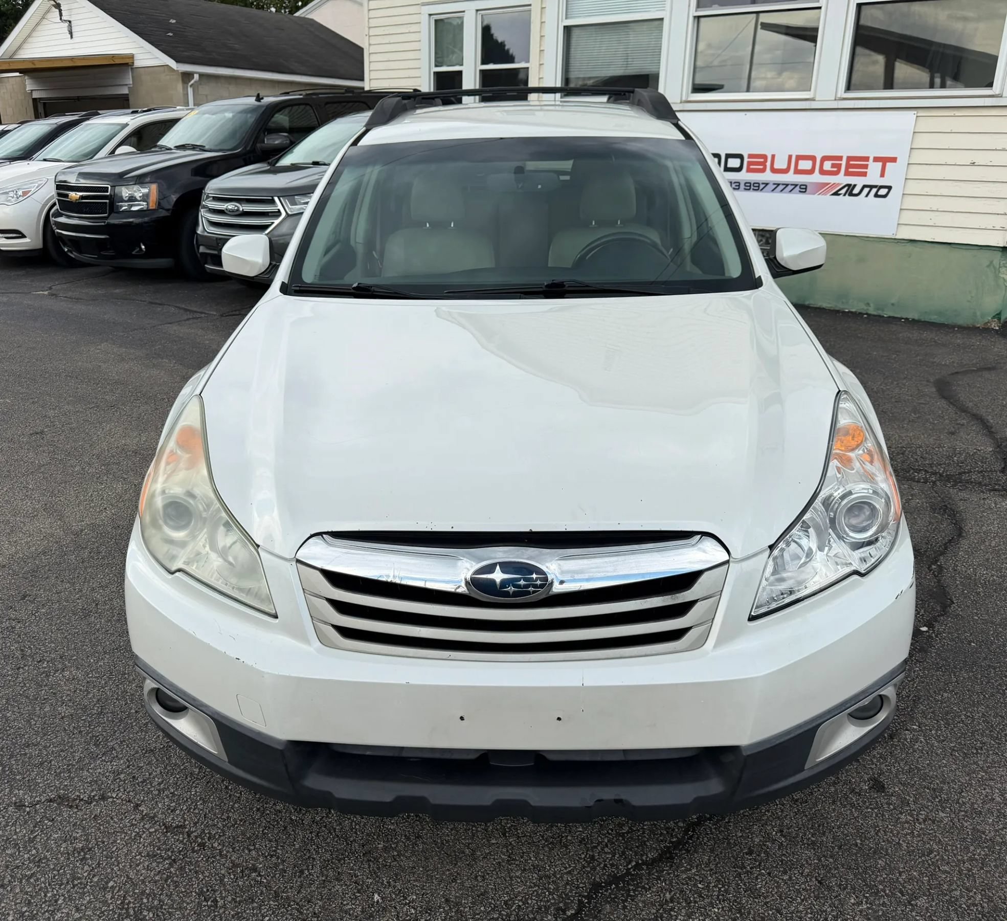 Used 2011 Subaru Outback 2.5i Premium w/ All-Weather Pkg AWD/4WD image 4