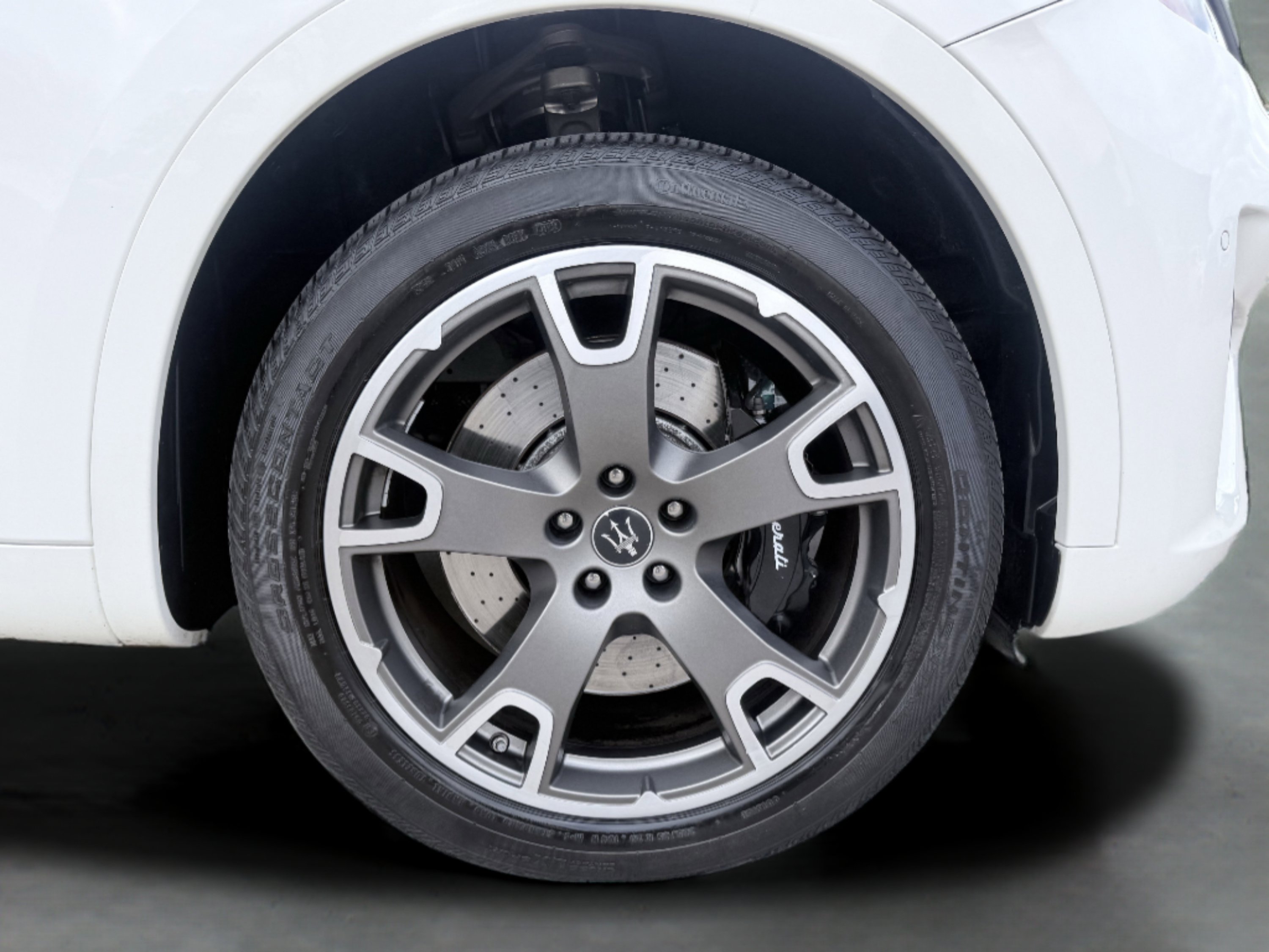 Used 2023 Maserati Levante Modena AWD/4WD image 9
