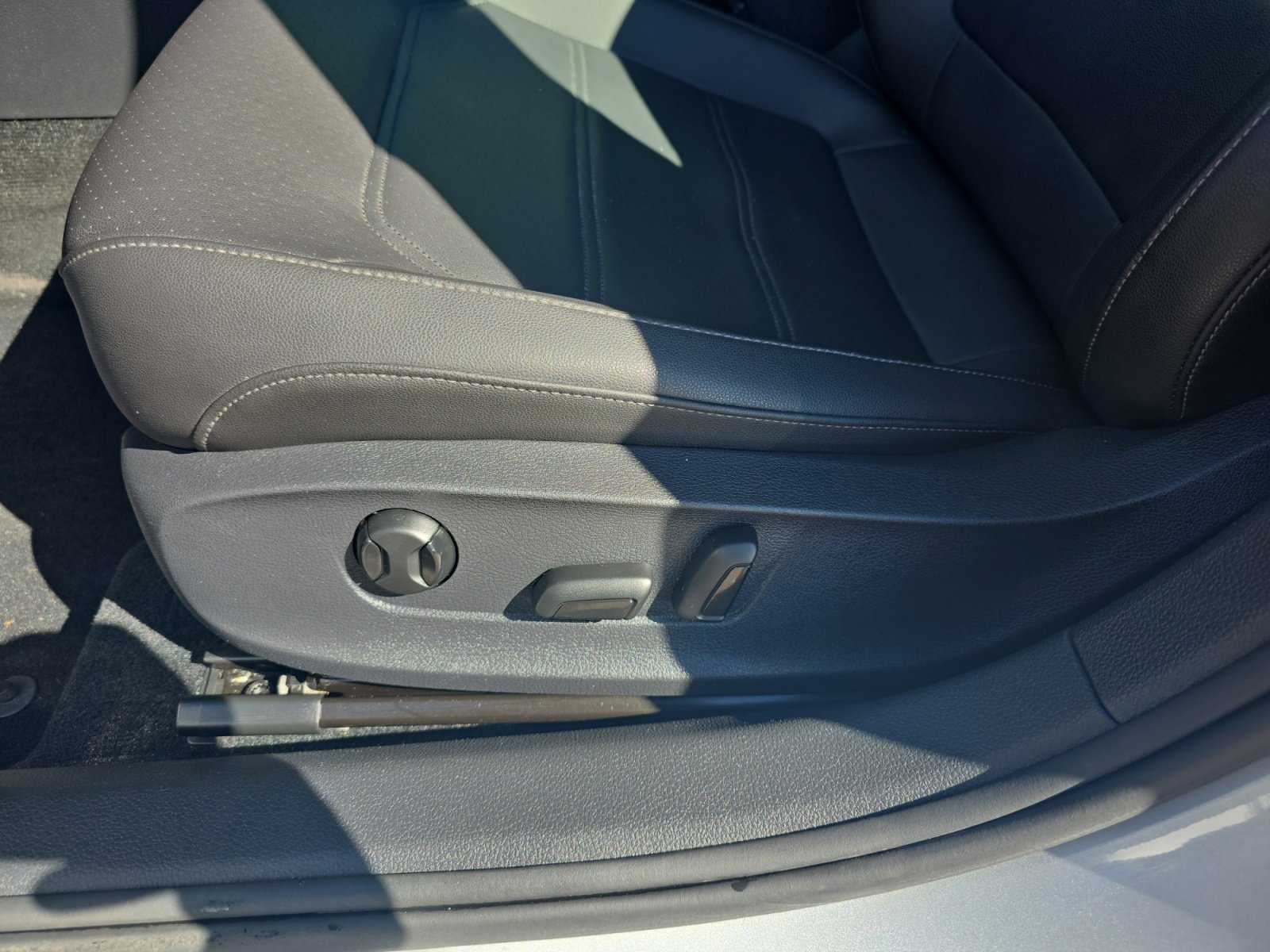 Used 2020 Volkswagen Passat 2.0T SE image 14