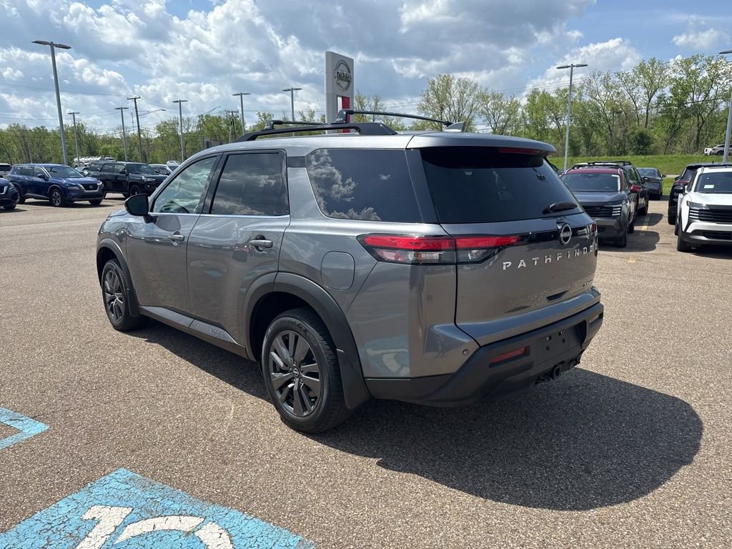 Used 2022 Nissan Pathfinder SV w/ SV Premium Package AWD/4WD image 5