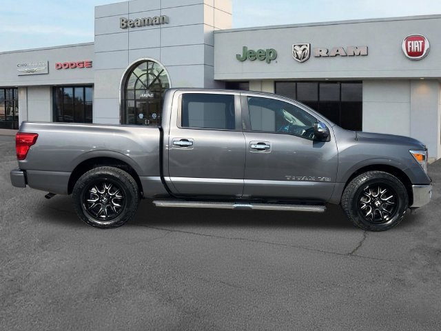Used 2019 Nissan Titan SL RWD image 8