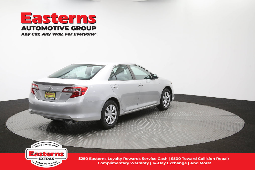 Used 2014 Toyota Camry LE FWD image 41