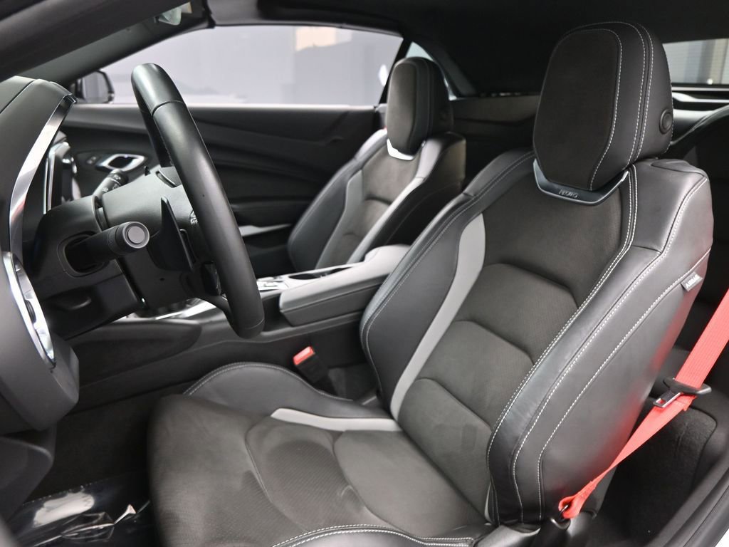 Used 2024 Chevrolet Camaro LT w/ RS Package image 9