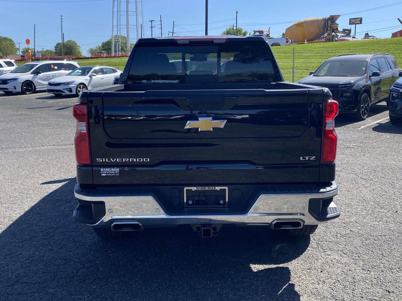 Used 2024 Chevrolet Silverado 1500 LTZ AWD/4WD image 5