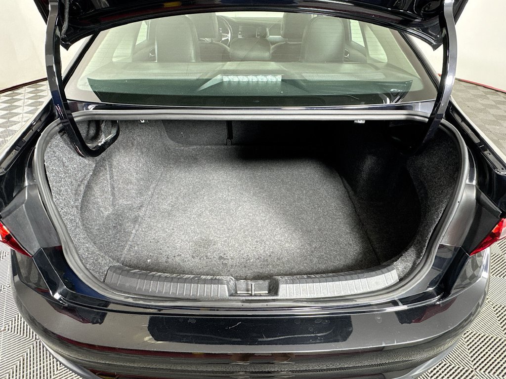 Used 2024 Volkswagen Jetta SE FWD image 24