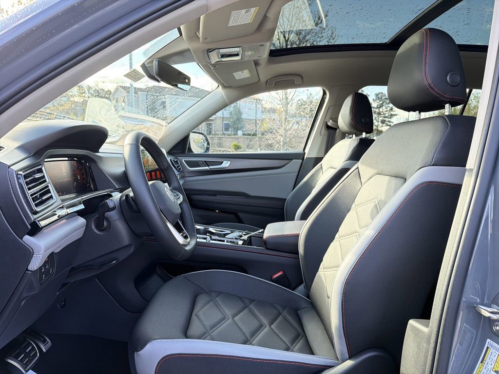 New 2026 Volkswagen Atlas Peak Edition image 11