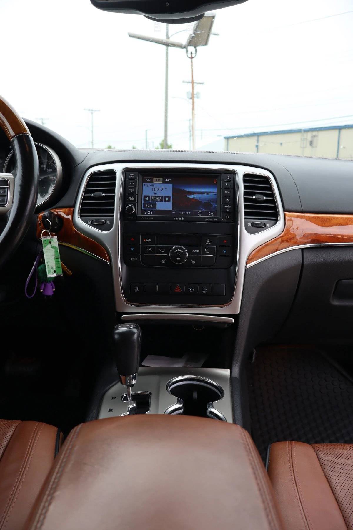 Used 2012 Jeep Grand Cherokee Overland image 22