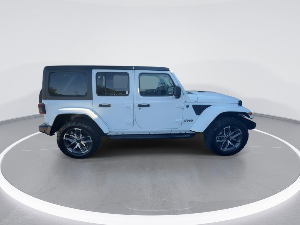 Used 2024 Jeep Wrangler Unlimited w/ Convenience Group AWD/4WD image 9