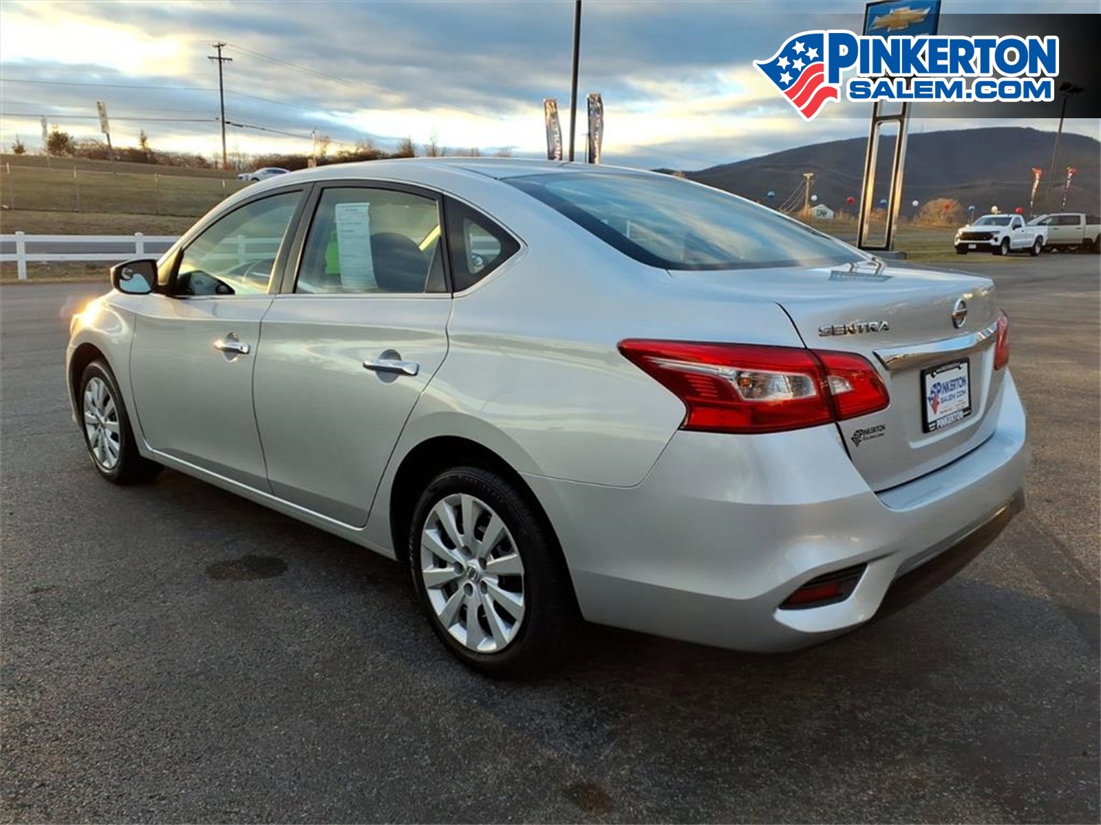Used 2016 Nissan Sentra S image 6