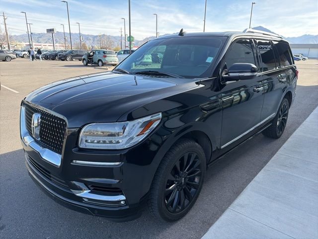 Used 2019 Lincoln Navigator Select image 3