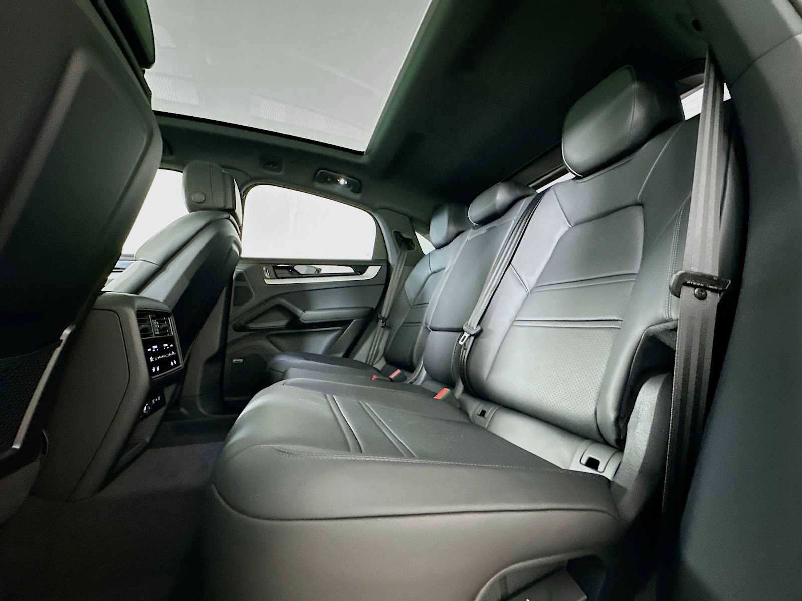 New 2026 Porsche Cayenne Coupe image 23