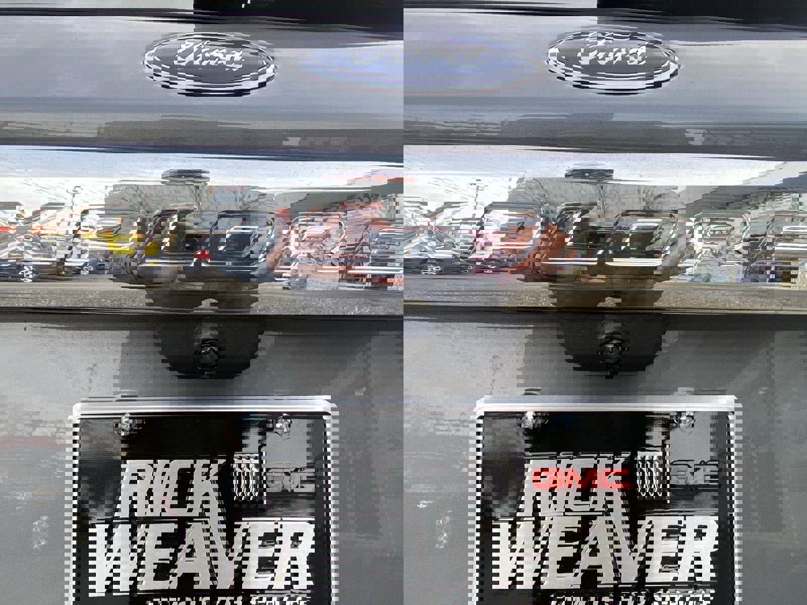 Used 2021 Ford Explorer XLT w/ Equipment Group 202A image 9