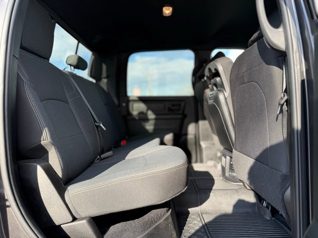 Used 2024 RAM 3500 Tradesman w/ Chrome Appearance Group image 18