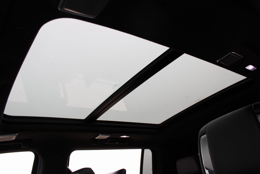 Used 2025 Cadillac Escalade ESV Sport Platinum w/ LPO, ONYX Package image 20