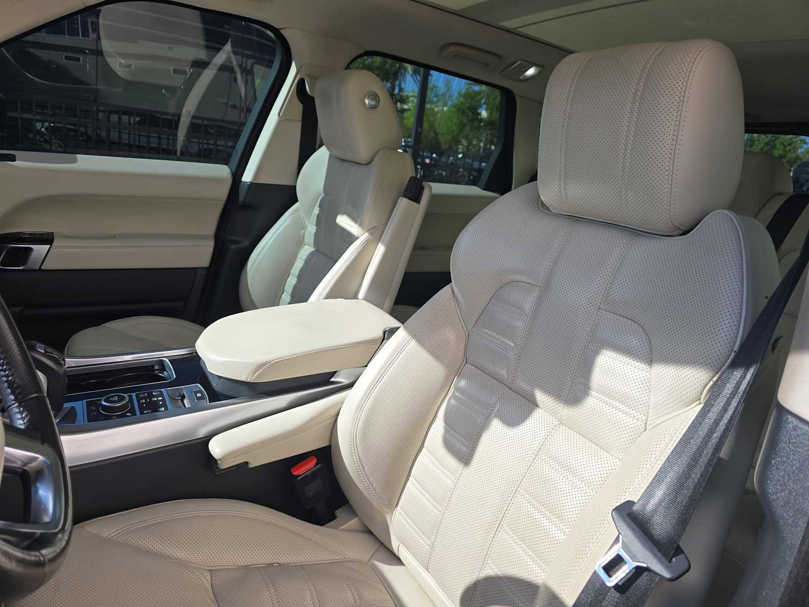 Used 2016 Land Rover Range Rover Sport Autobiography image 26