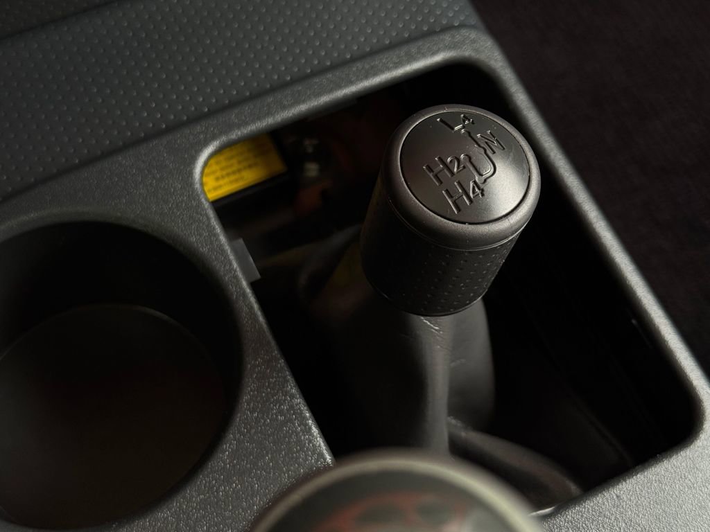 Used 2014 Toyota FJ Cruiser 4WD w/ Convenience Package image 33