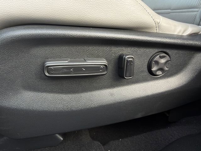 Used 2017 Honda CR-V Touring image 25