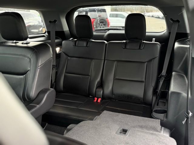 Used 2023 Ford Explorer XLT w/ Equipment Group 202A image 22