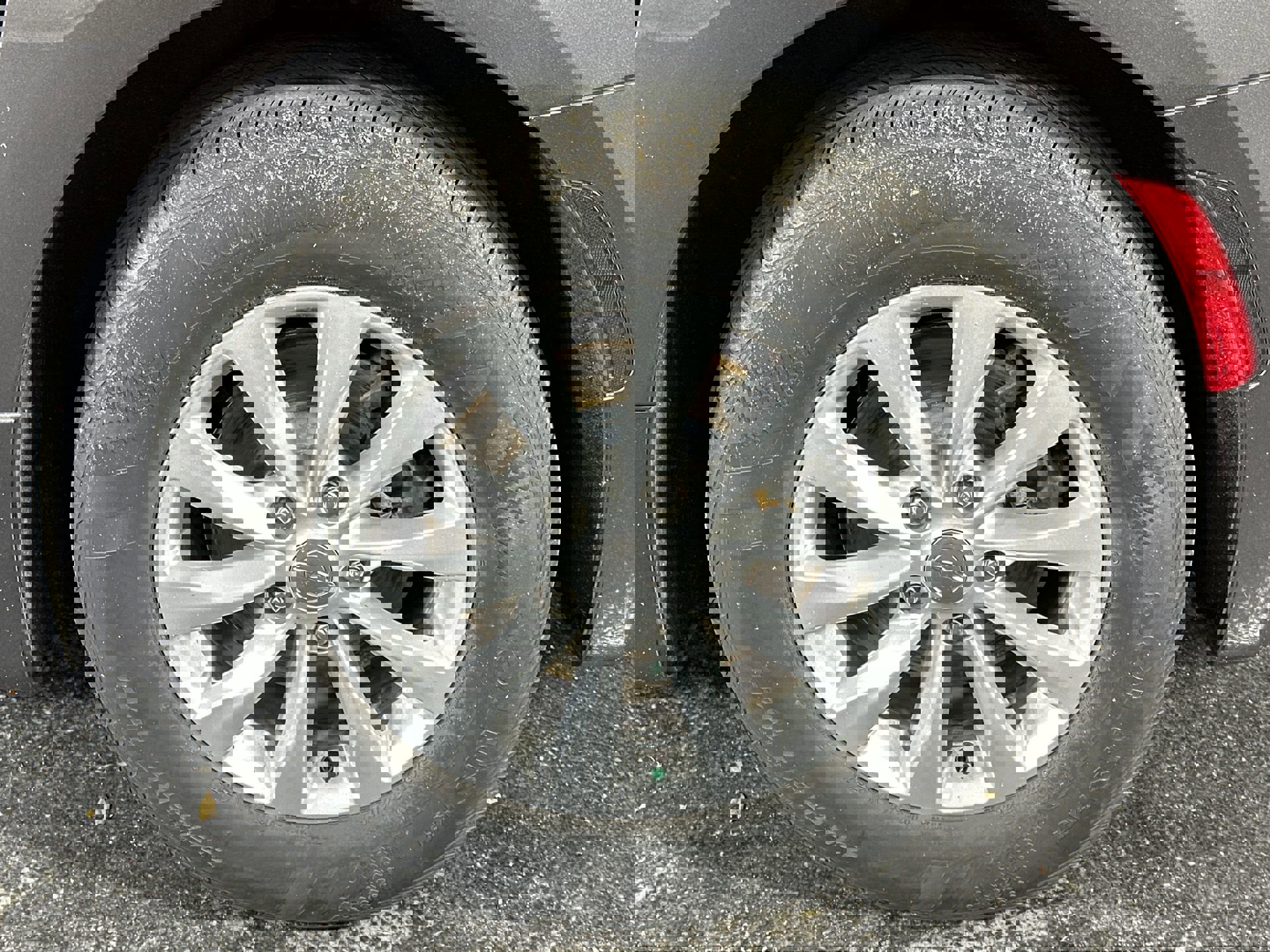 Used 2018 Chrysler Pacifica LX w/ Tire & Wheel Group image 14